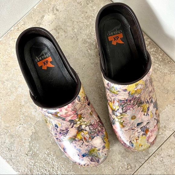 Dansko Shoes - DANSKO XP Women’s Professional Pastel Floral Bouquet Clogs